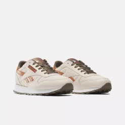 Big Kids' Shoes (Sizes 3.5-7)|Reebok Big Kids' Shoes (Sizes 3.5-7) Classic Leather Shoes - Grade School