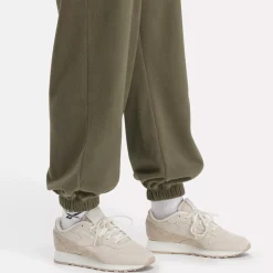 Pants & Sweatpants|Reebok Pants & Sweatpants Classics Pants
